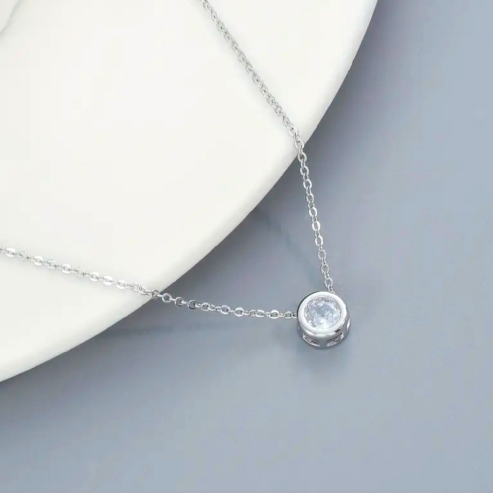 Minimalist necklace